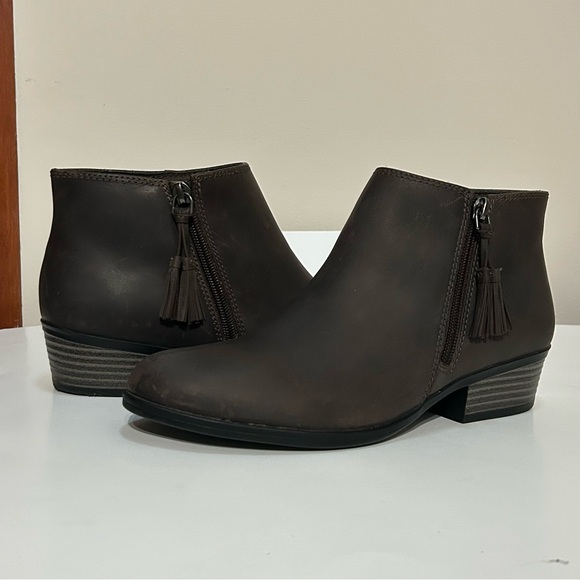 Clarks Ultimate Comfort Collection Brown Leather Ankle Boots - 8.5M - Picture 4 of 16